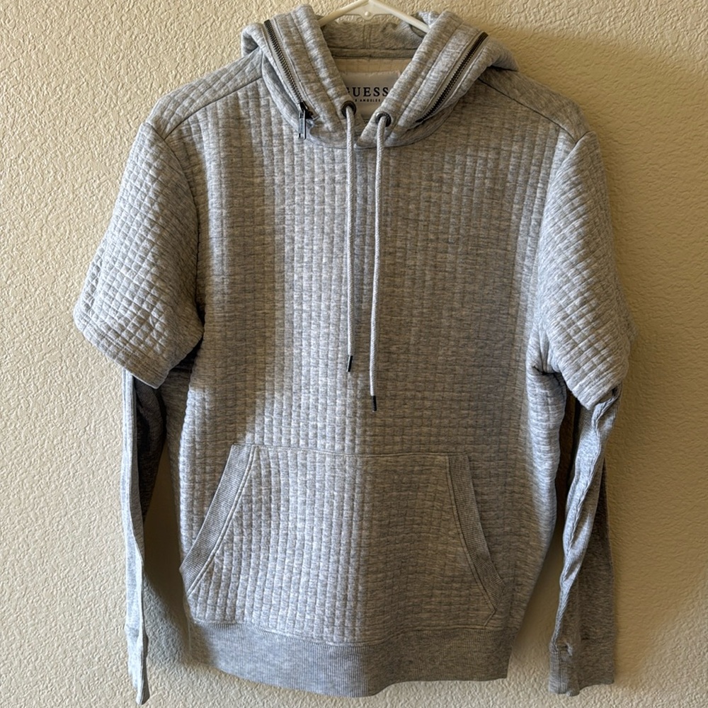 GUESS SMALL GREY HOODIE. SHORT SLEEVE HOODIE WITH THERMAL LONG SLEEVE UNDERNEATH